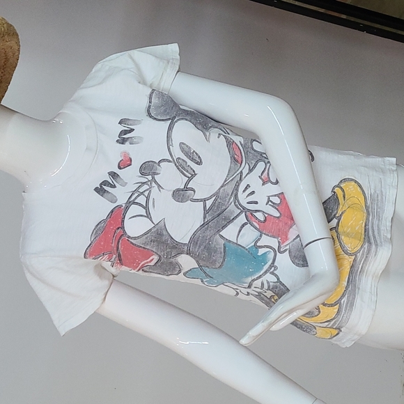 💕 Disney Store Mickey and Minnie Mouse Tee